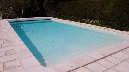 Rénovation de piscine avec un PVC armé Alkorplan 2000 verni sable