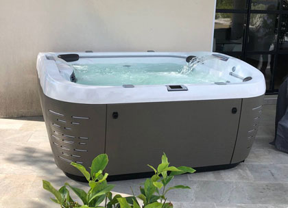 Spa Jacuzzi® 5 à 6 places - J-575